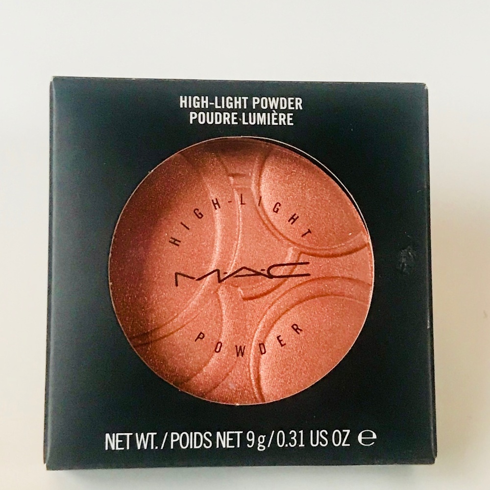 Mac Cosmetics HIghlight Powder in Hullaballoo